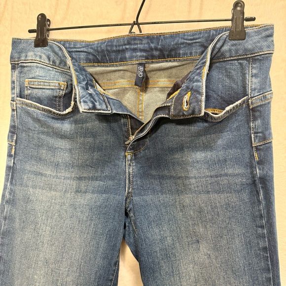 Liu Jo Blue Cropped Jeans with Pearl Details - Picture 6 of 8